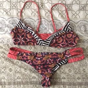 Billabong 2 piece reversible Bathing Suit (Set)
